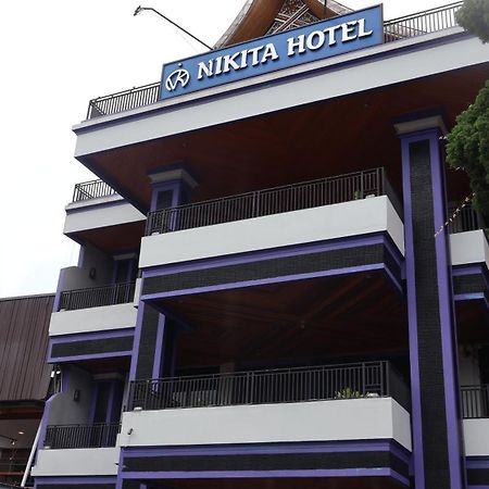 Nikita Hotel Bukittinggi Bagian luar foto