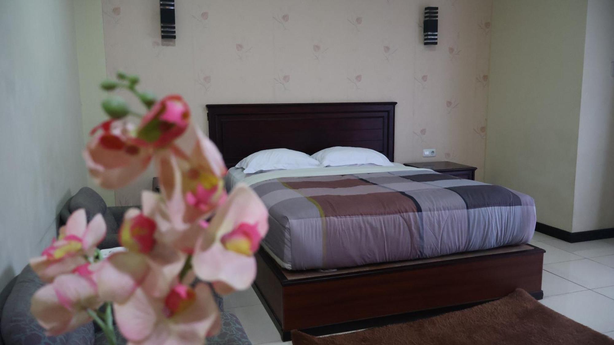 Nikita Hotel Bukittinggi Bagian luar foto