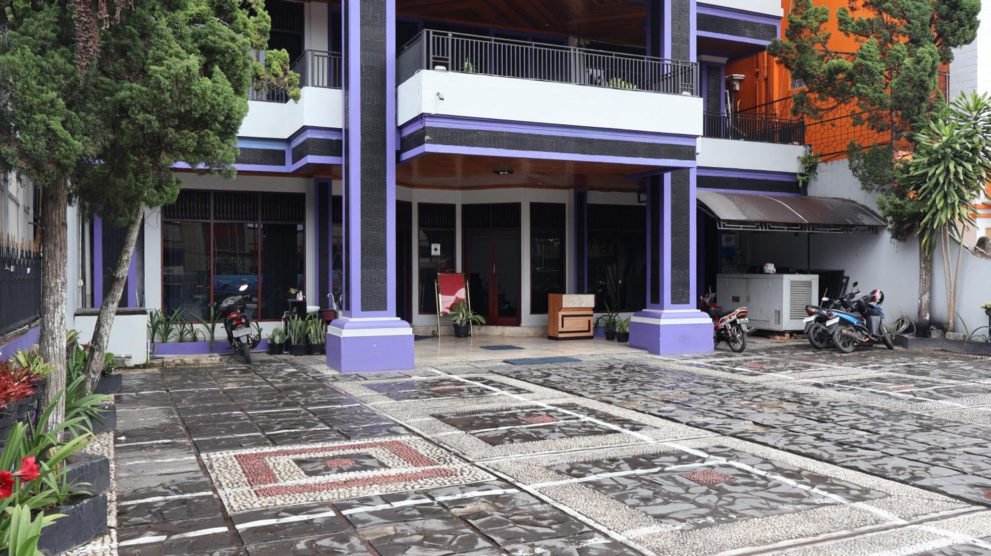 Nikita Hotel Bukittinggi Bagian luar foto
