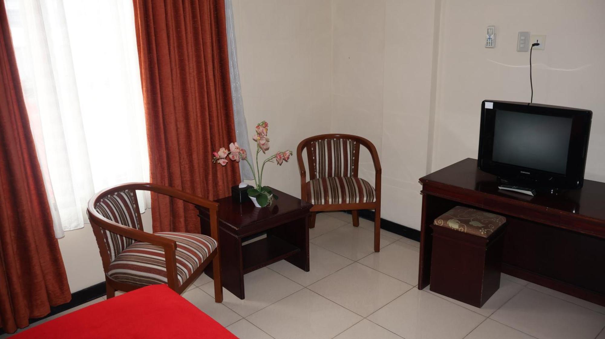 Nikita Hotel Bukittinggi Bagian luar foto